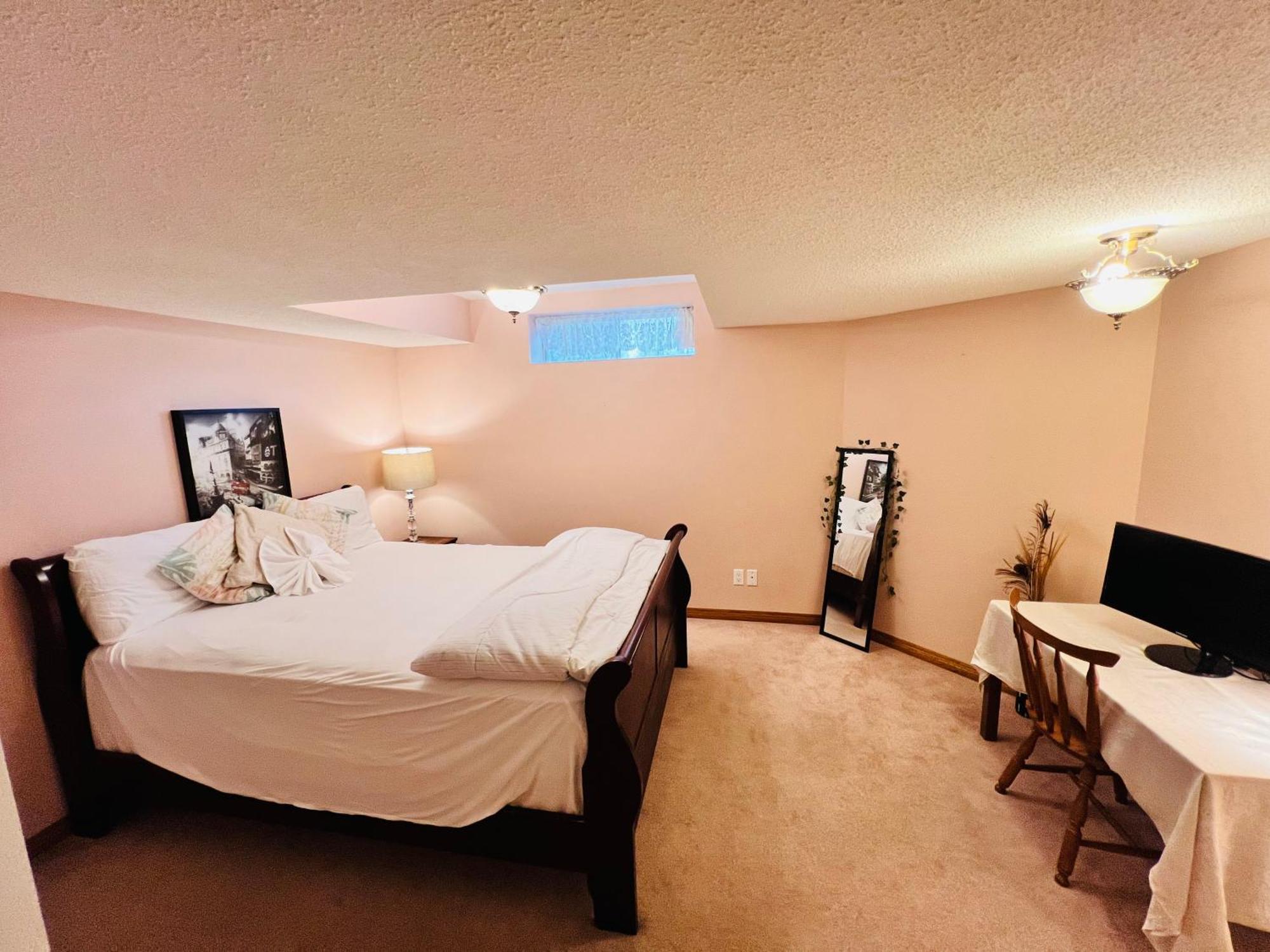 A Classic Homely Basement Suite! Chestermere Екстериор снимка