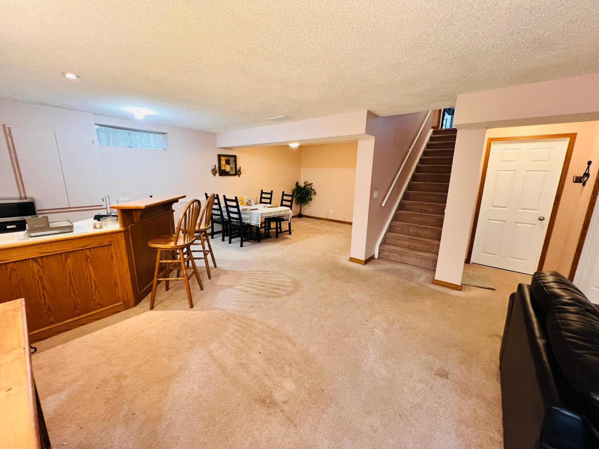 A Classic Homely Basement Suite! Chestermere Екстериор снимка