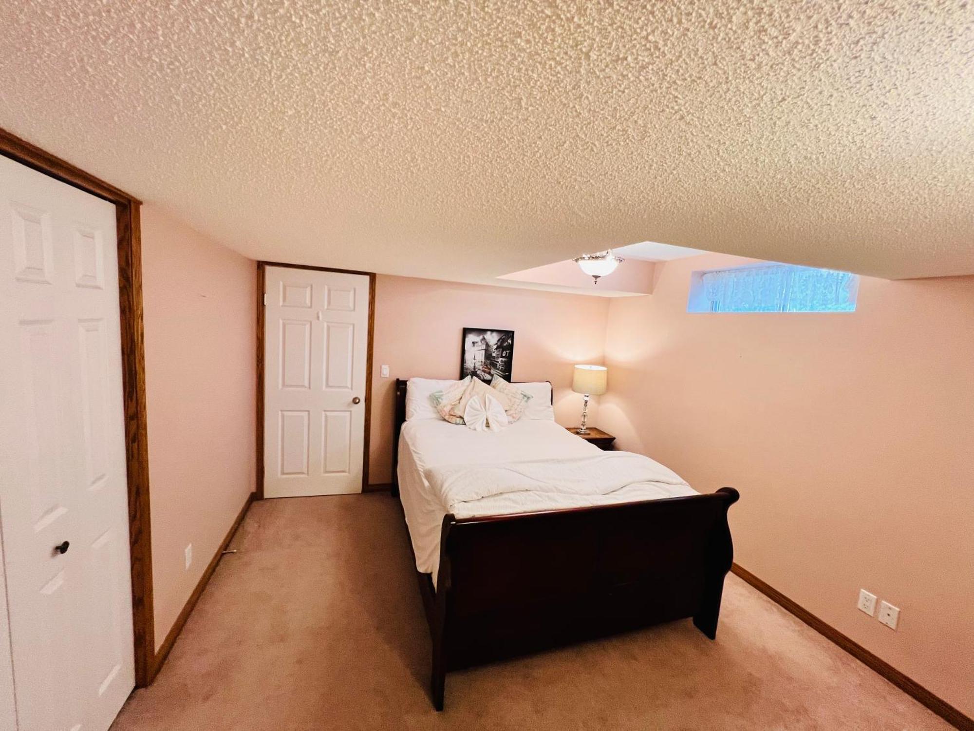A Classic Homely Basement Suite! Chestermere Екстериор снимка